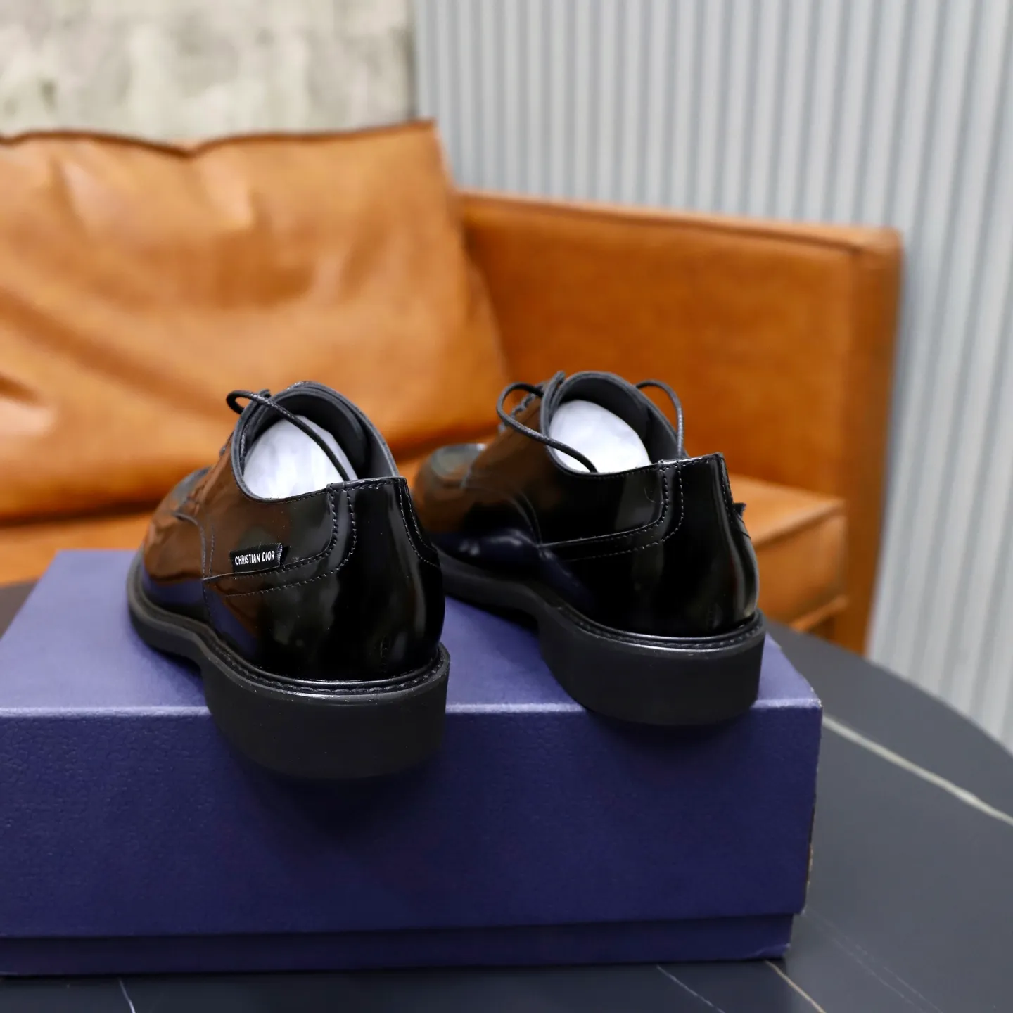 Factory price: 640💰Top original order Brand: Dior DIOR Standard code: Men's size 39-44 (38/45/can be customized) Grade: Same style as the official website Original order quality Material: Original cowhide Water-dyed cowhide lining Original distinguished outsole Style category: Men's fashionable casual leather shoes Distinguished big-name luxury elements top luxury Color: Color of the actual picture